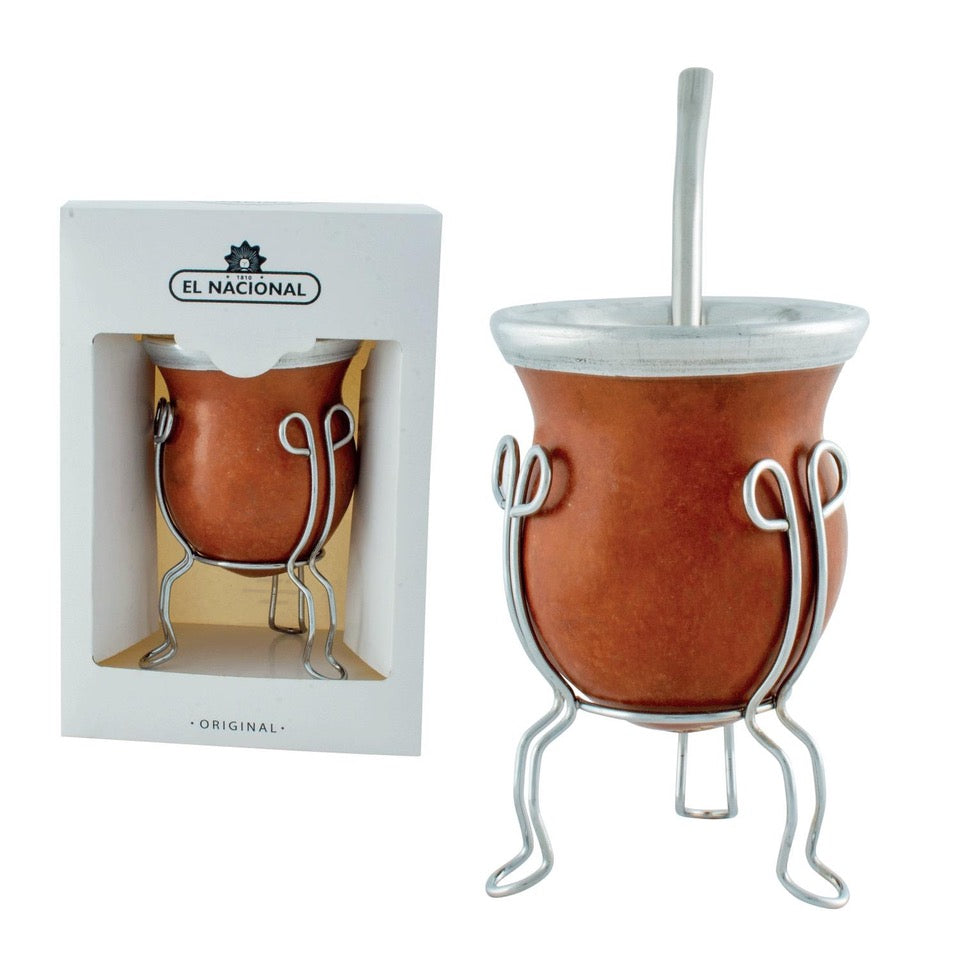 Mate de calabaza con virola y bombilla ahora disponible en Panamá